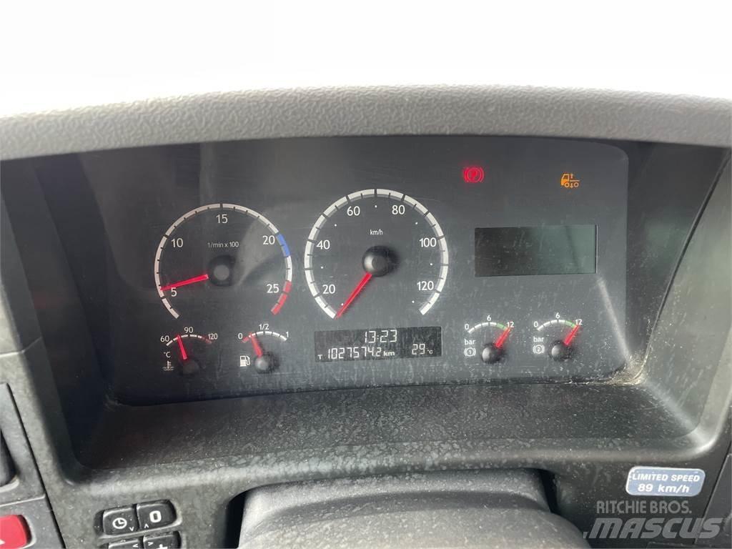 Scania P340 8x4 شاحنات الرافعات