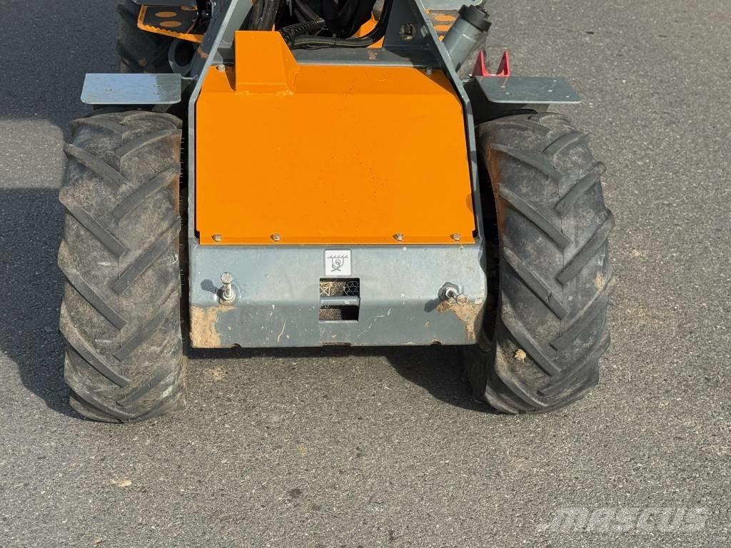 GiANT G 1200 لوادر بعجل