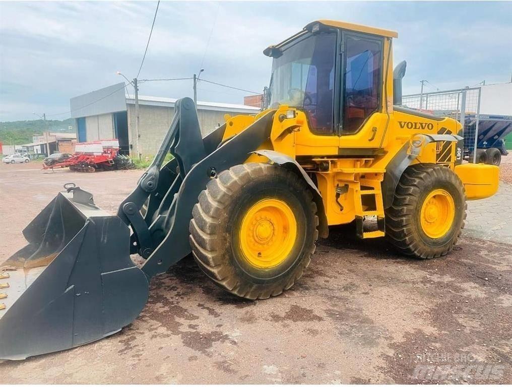 Volvo L 90 F لوادر بعجل