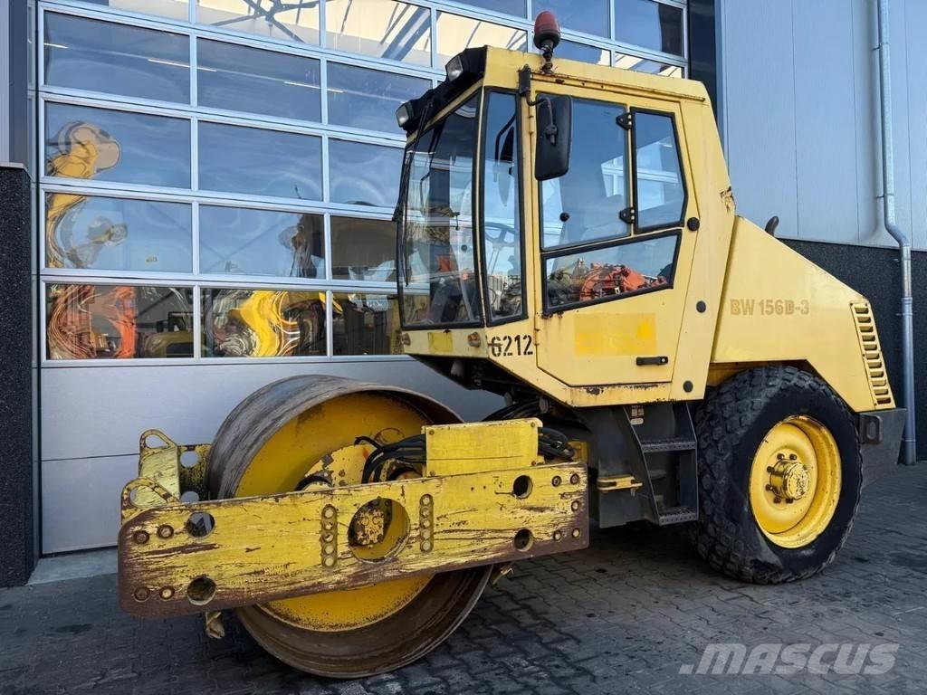 Bomag BW156D-3 مداحل ذات إطارات هوائية