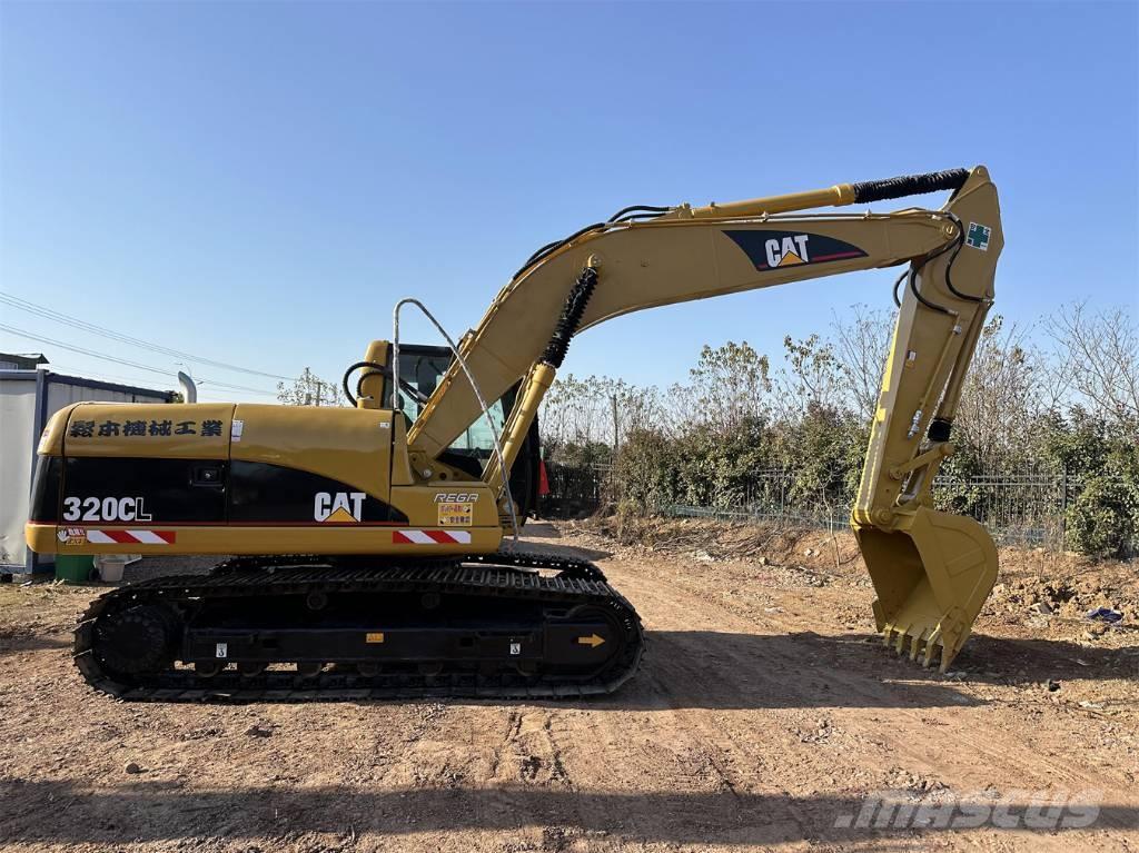 CAT 320 C L حفارات زحافة
