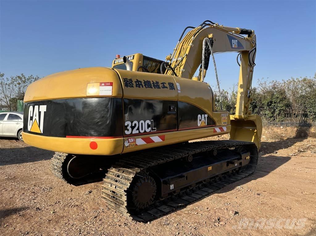 CAT 320 C L حفارات زحافة