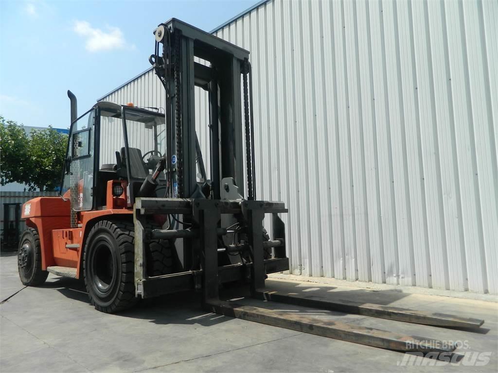 Kalmar DCE100 12 شاحنات الديزل