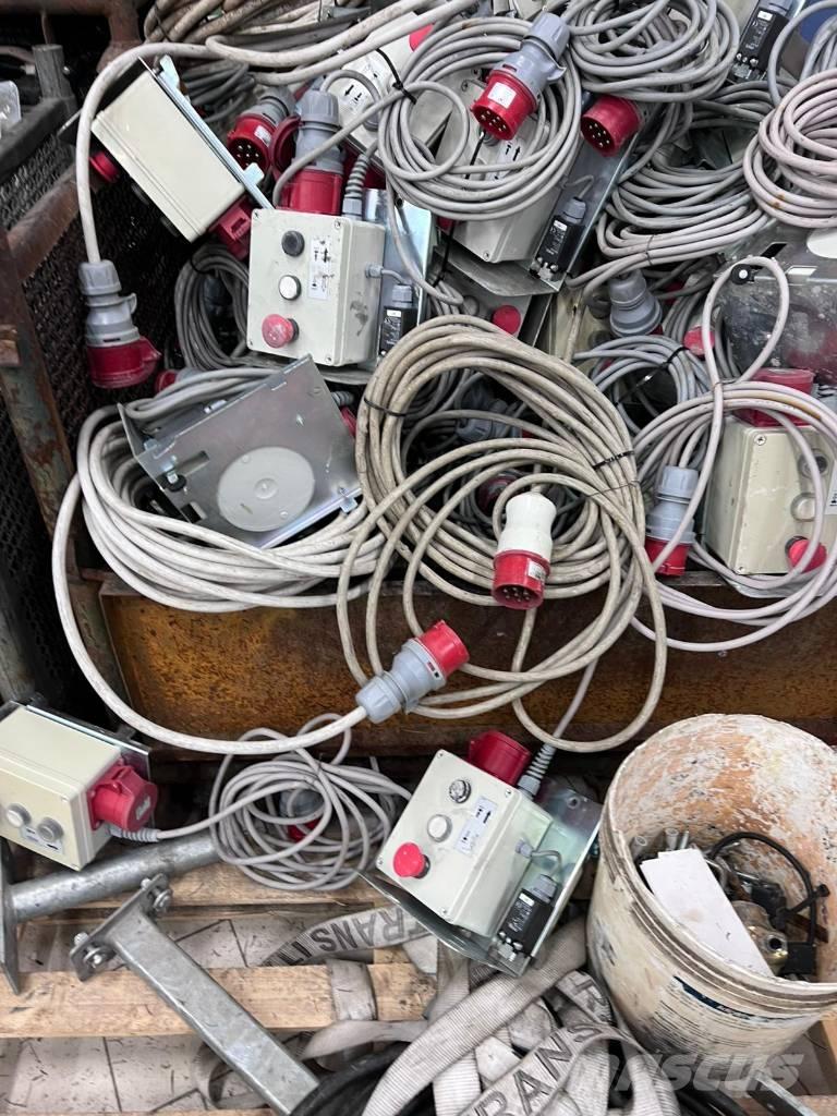 Geda 300 Z-ZP Construction hoists