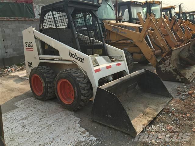 Bobcat S 130 لوادر انزلاقية التوجيه