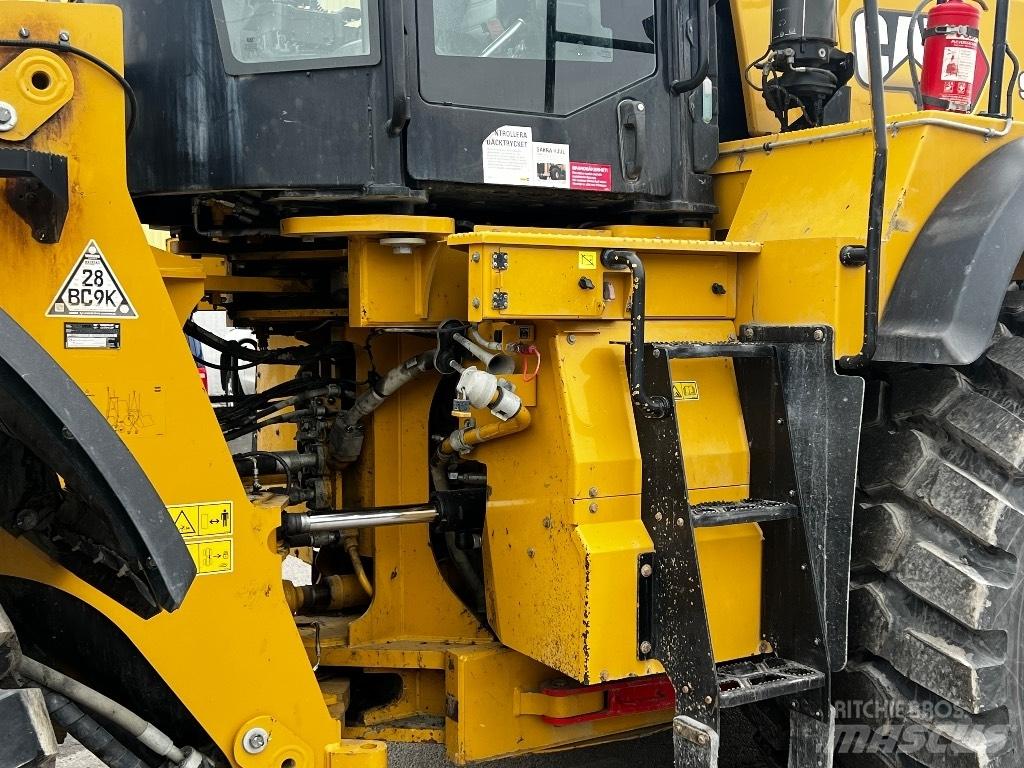 CAT 982 M لوادر بعجل