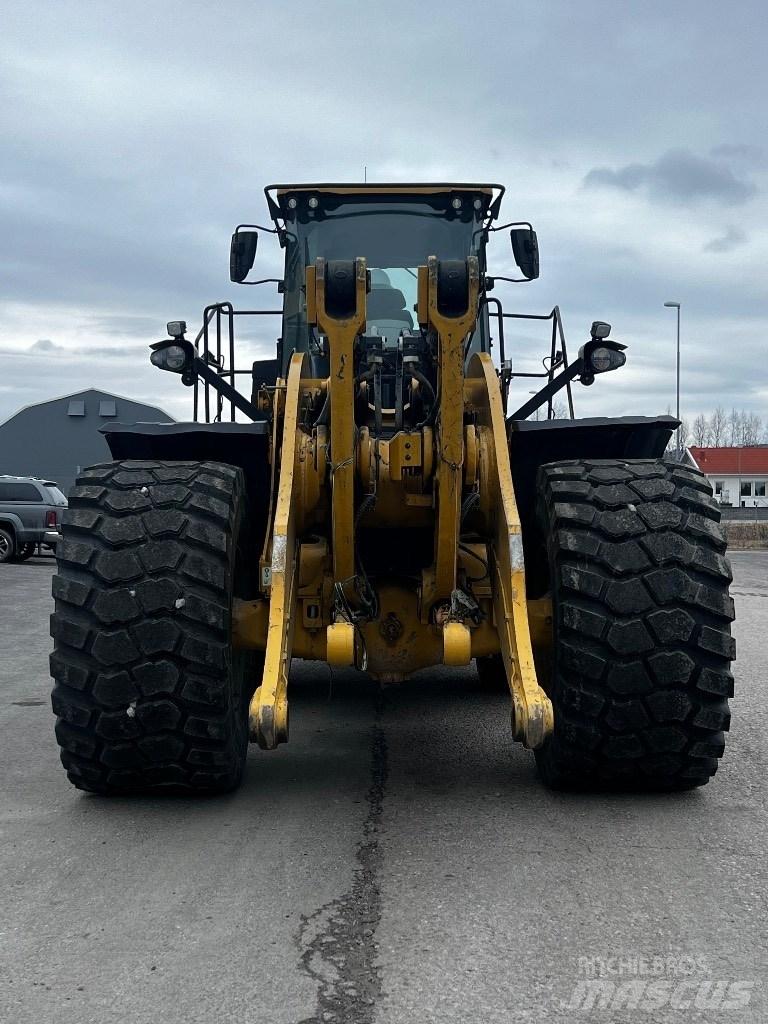 CAT 982 M لوادر بعجل