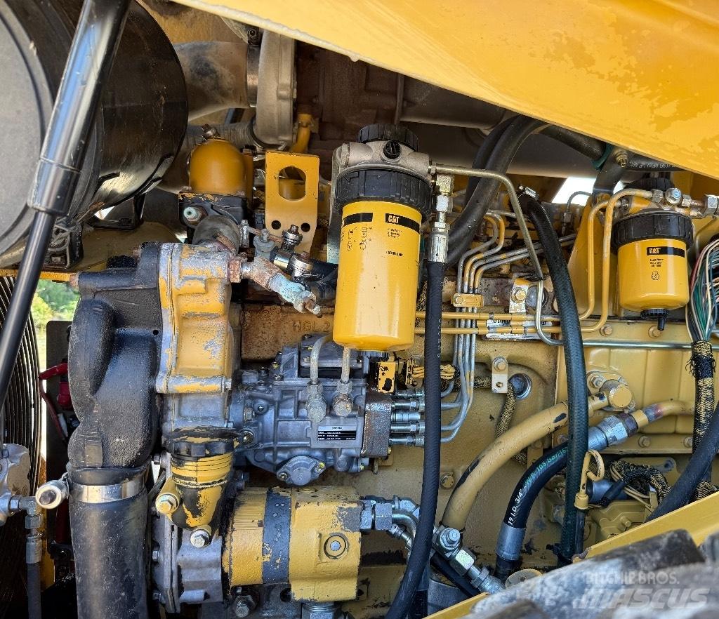 CAT CS 663 E ضاغطات التربة