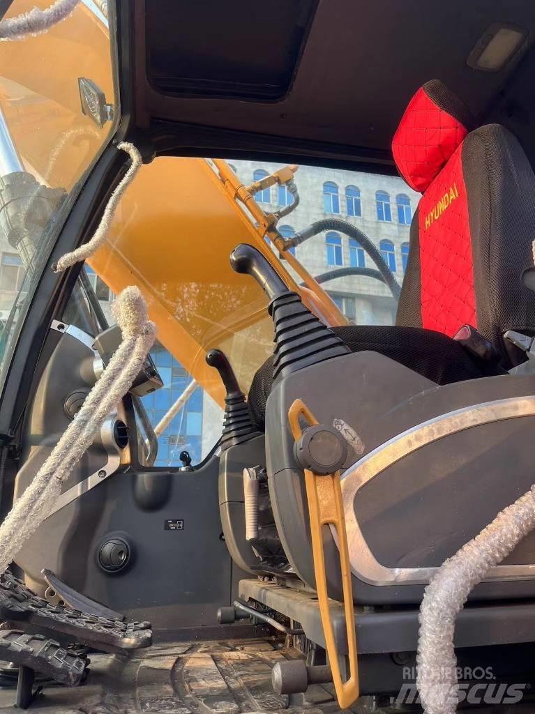 Hyundai R220LC-9S حفارات زحافة