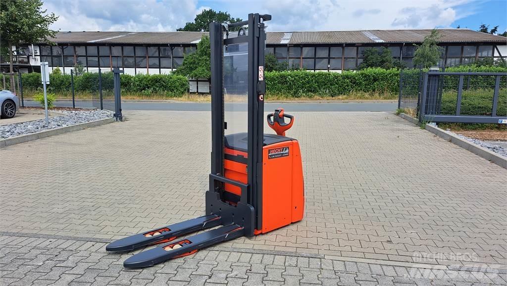 Linde L16i معدات التكديس الجوالة