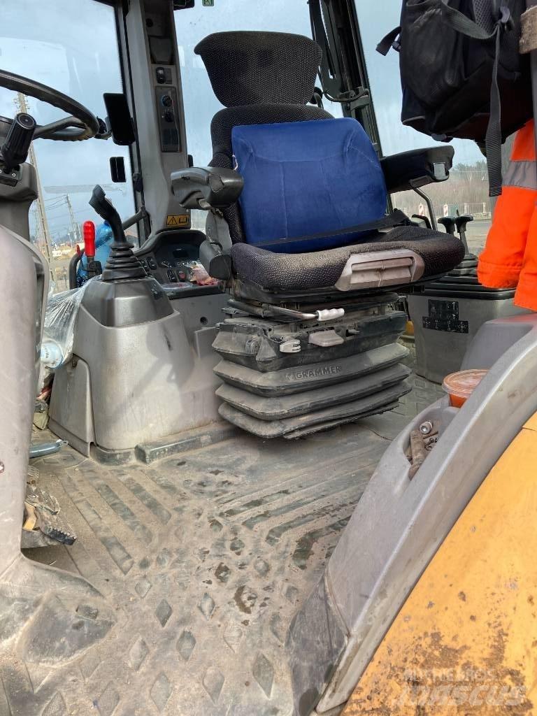 JCB 3 CX CONTRACTOR لوادر ذات جرافات عكسية