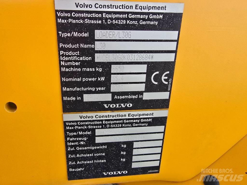 Volvo L 30 G لوادر بعجل