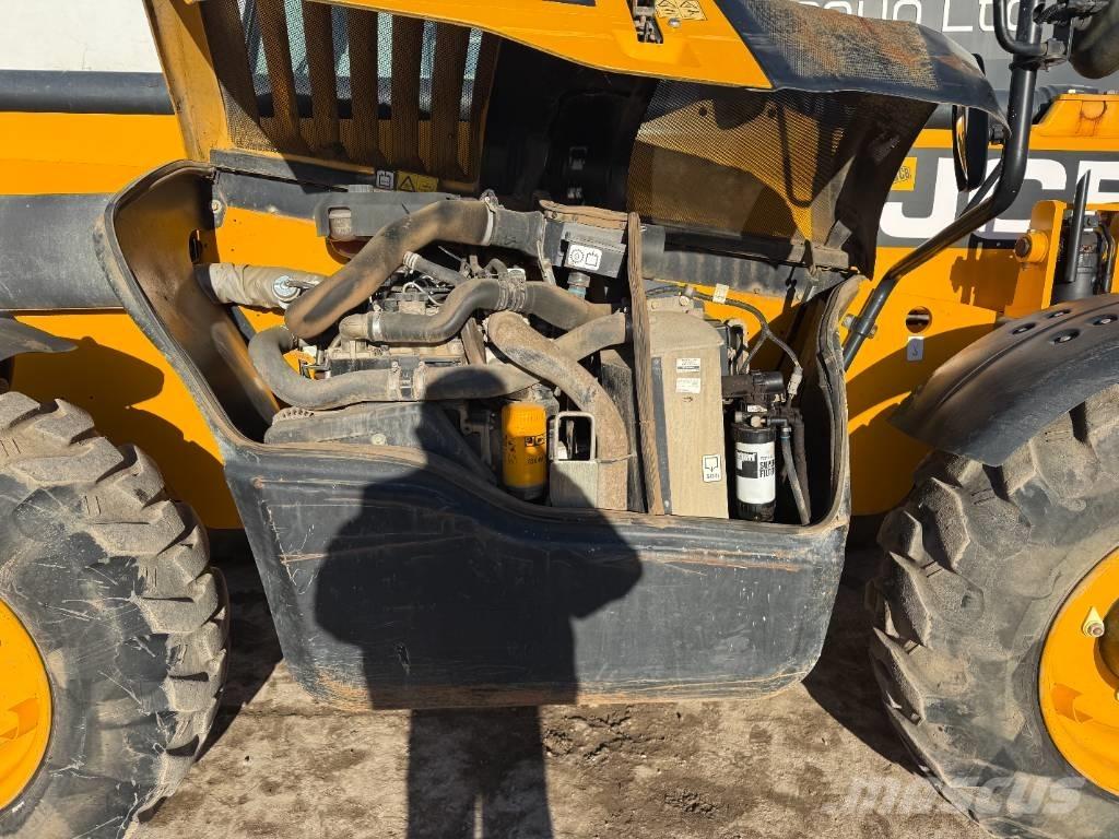 JCB 540-180 مناولات متداخلة