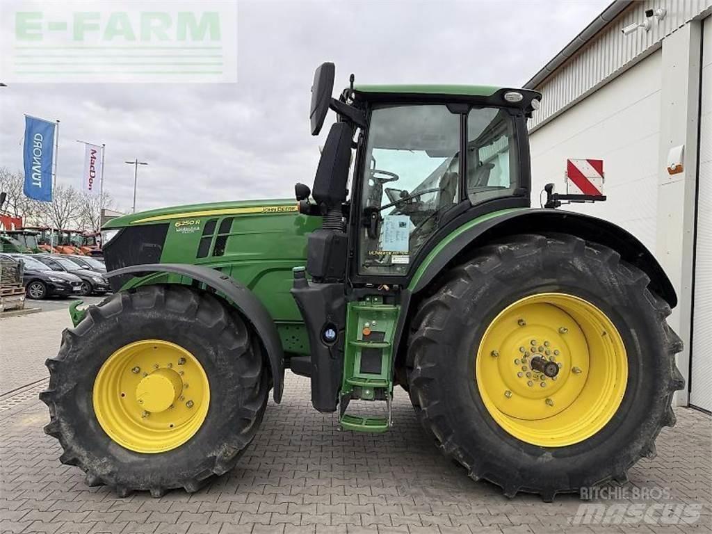 John Deere 6250 r الجرارات