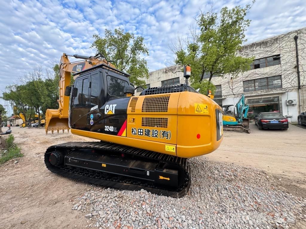 CAT 324 D حفارات زحافة