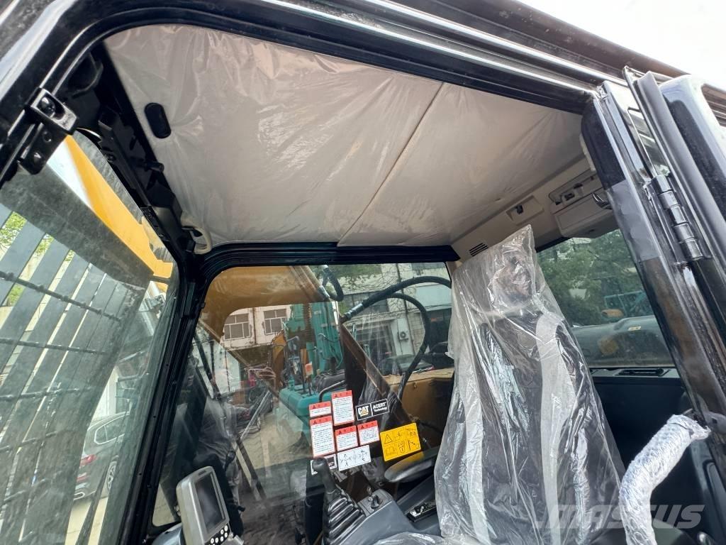CAT 324 D حفارات زحافة