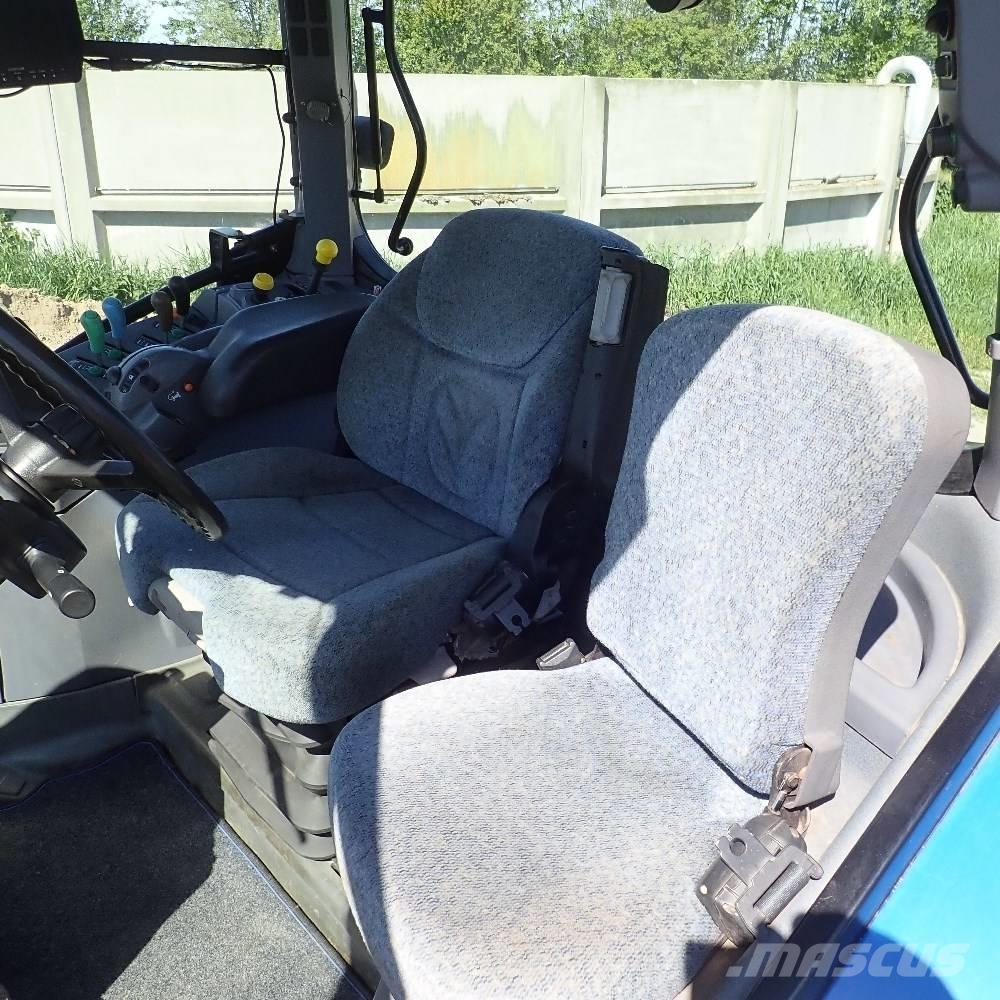 New Holland TA 135 A الجرارات
