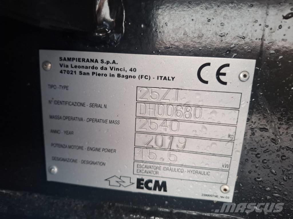 ECM 25 ZT حفارات صغيرة أقل من 7 طن (حفارات صغيرة)