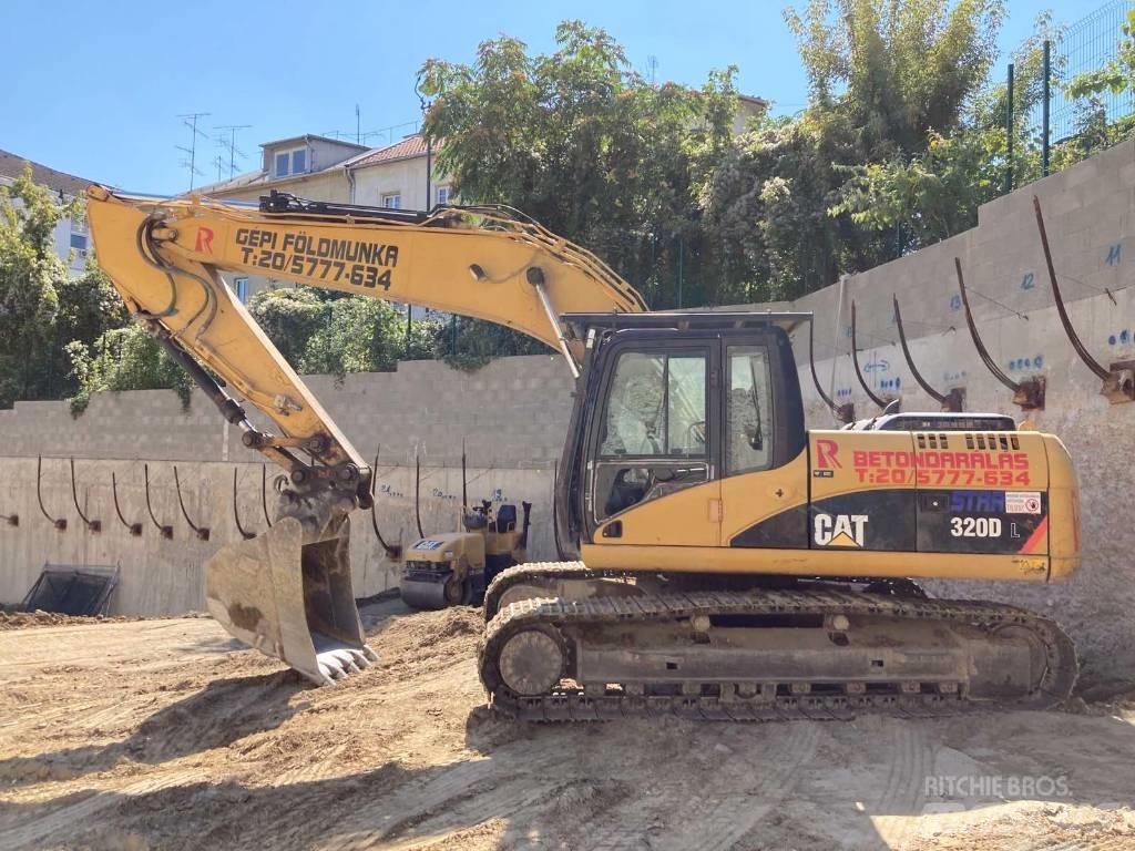 CAT 320 D L حفارات زحافة