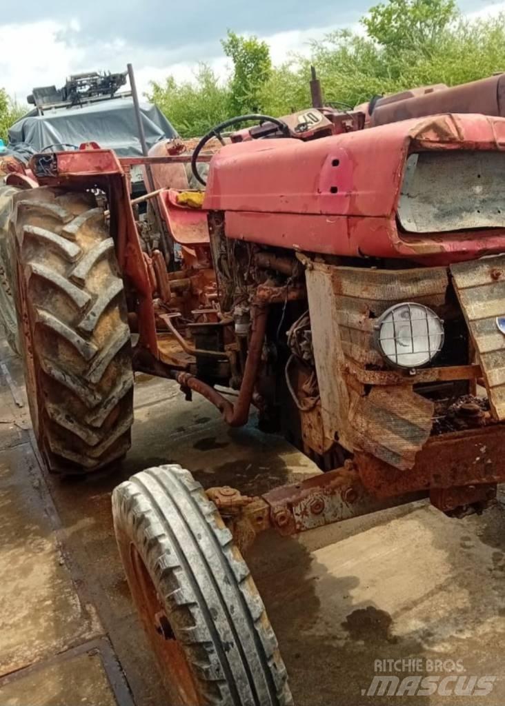 Massey Ferguson 165 الجرارات