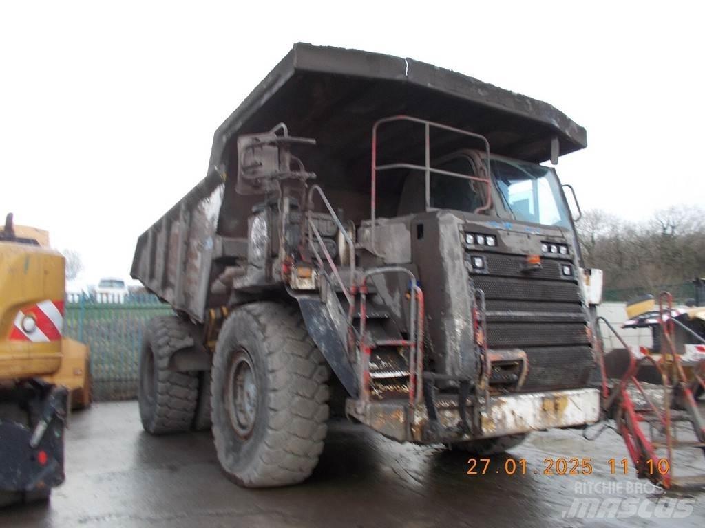 CAT 775G شاحنات المخلفات الصلبة