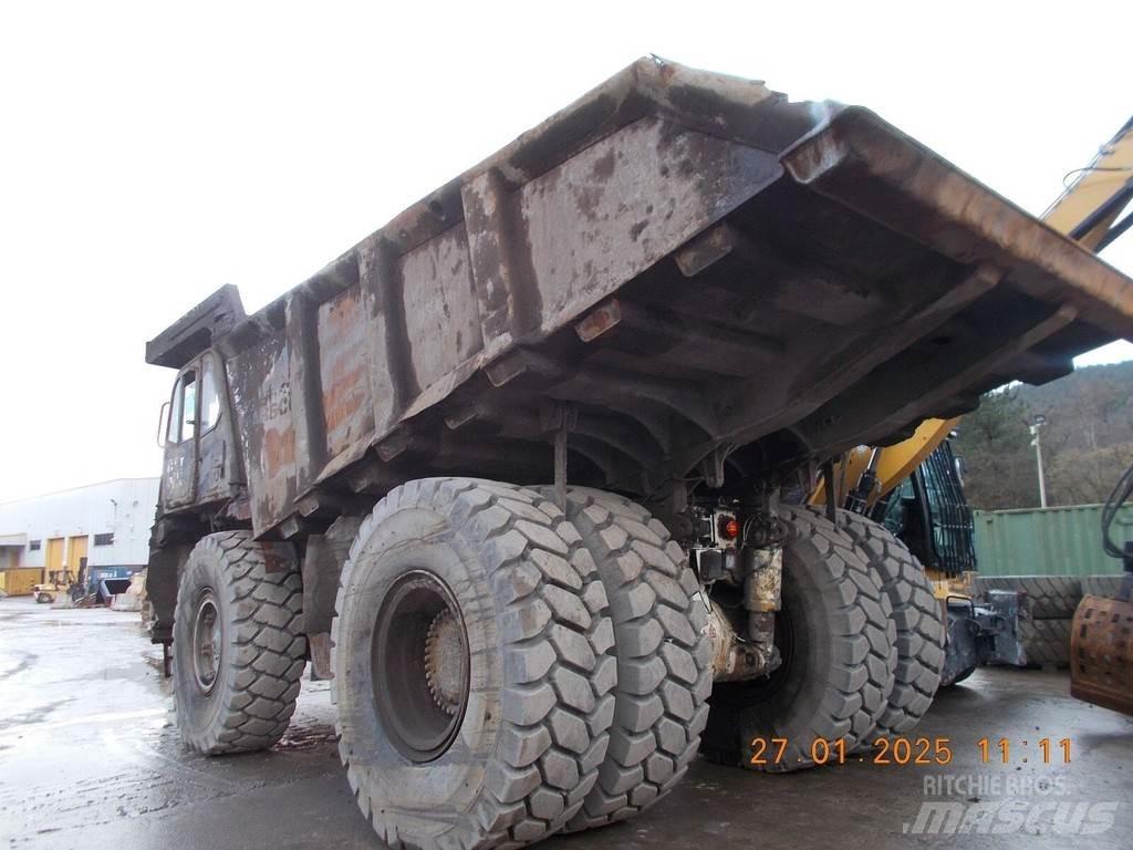 CAT 775G شاحنات المخلفات الصلبة