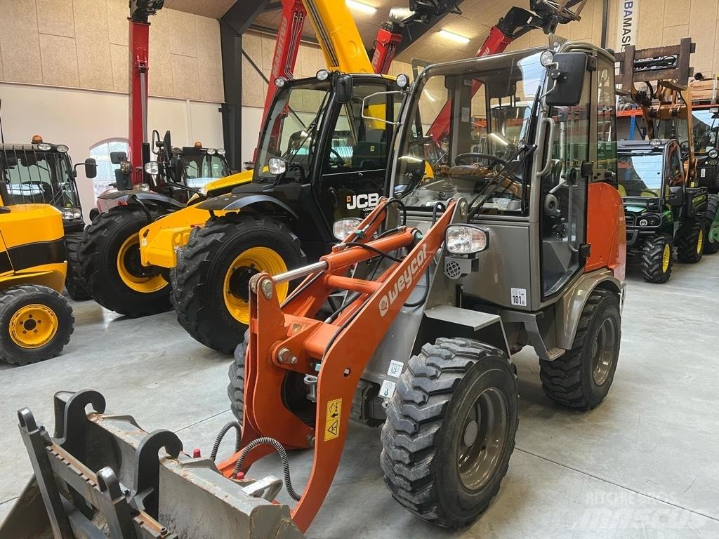 Weycor AR 320 لوادر صغيرة