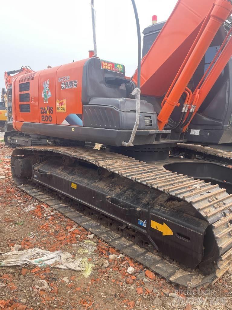 Hitachi ZX 200 حفارات زحافة