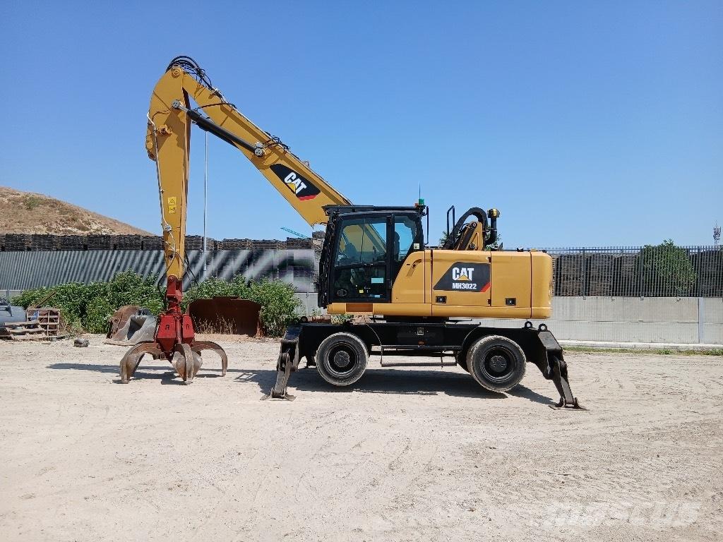 CAT MH 3022 مناولات المخلفات / مناولات صناعية