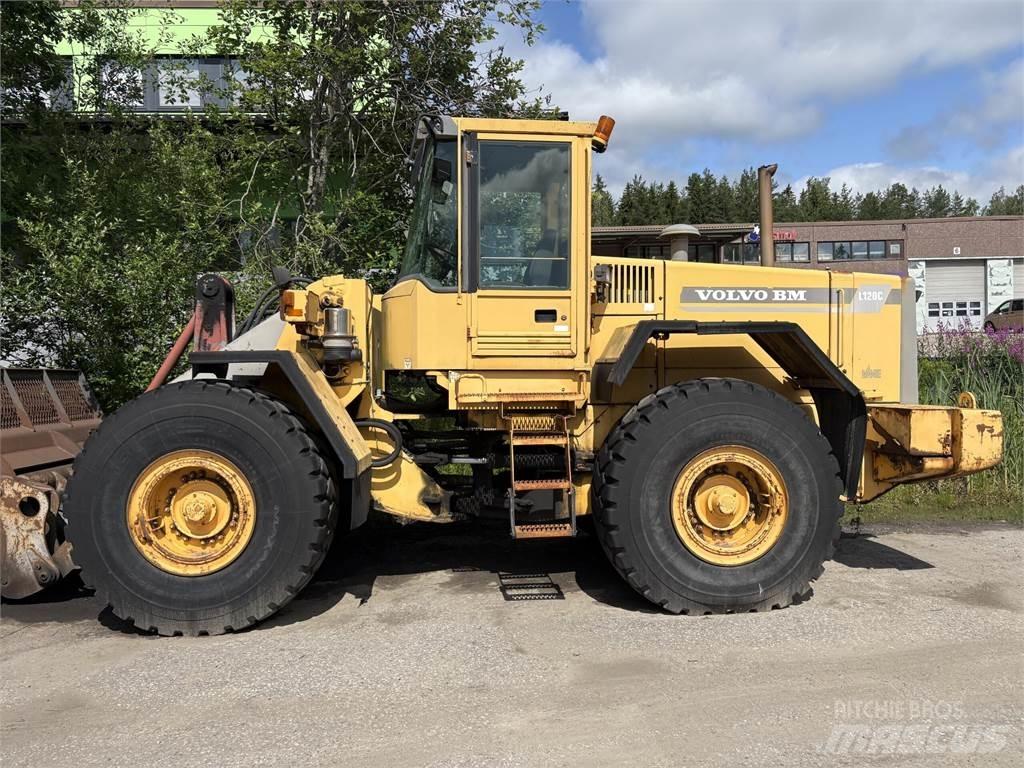 Volvo L120 C لوادر بعجل