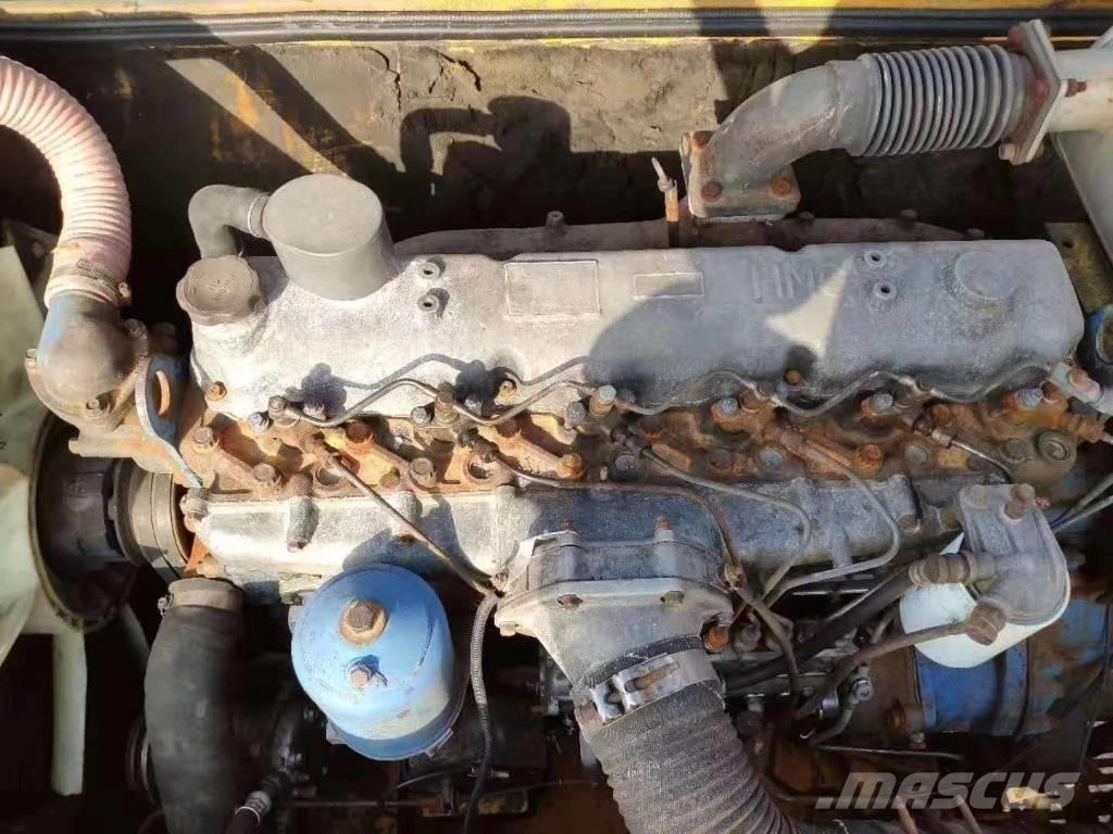 Hyundai 210-5 حفارات زحافة