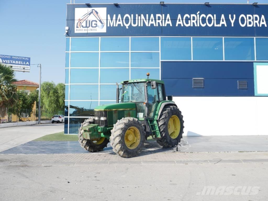 John Deere 6800 الجرارات