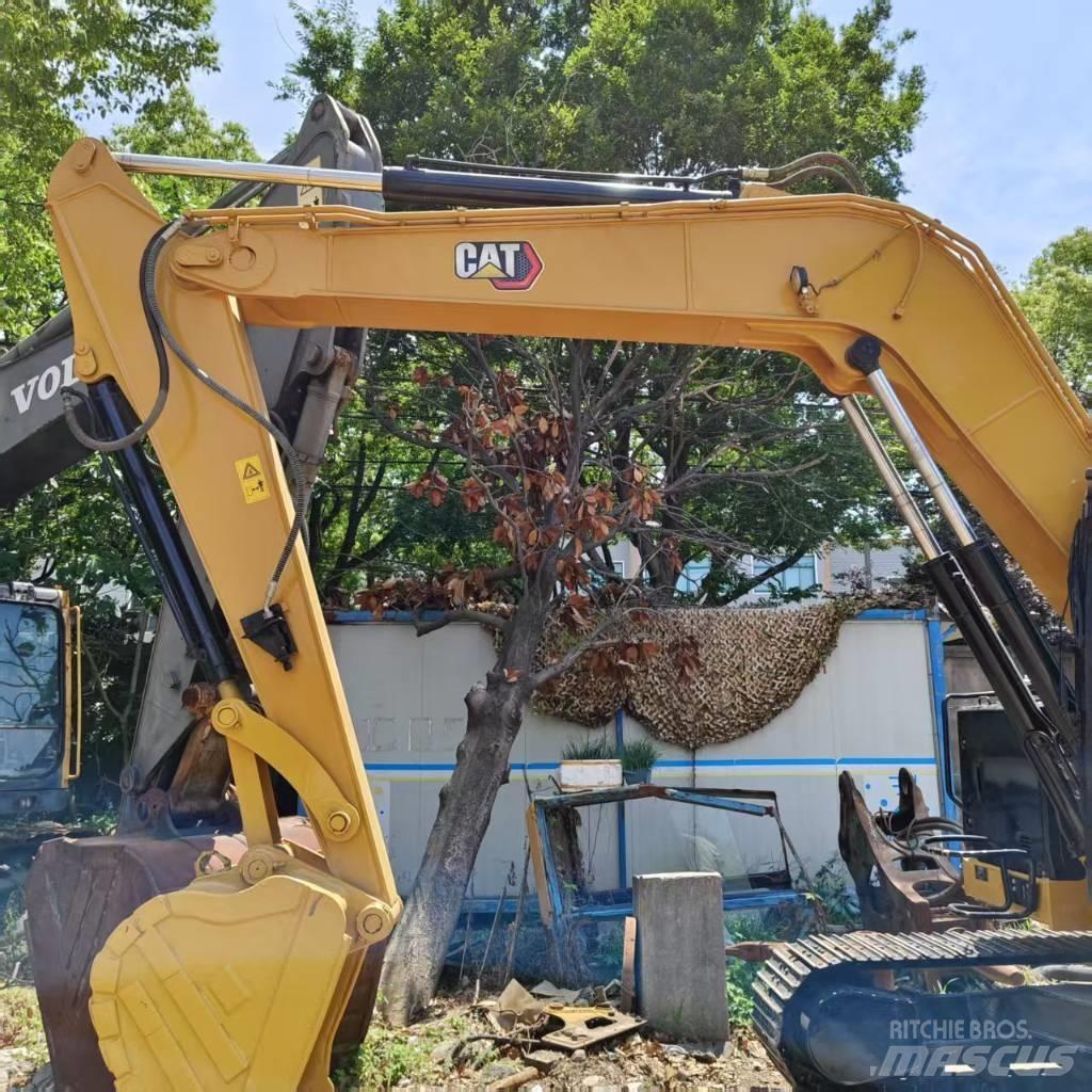 CAT 310 حفارات زحافة