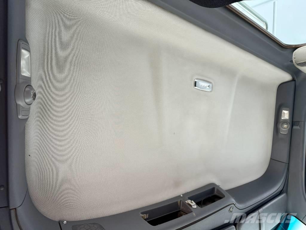 Peterbilt 567 وحدات الجر