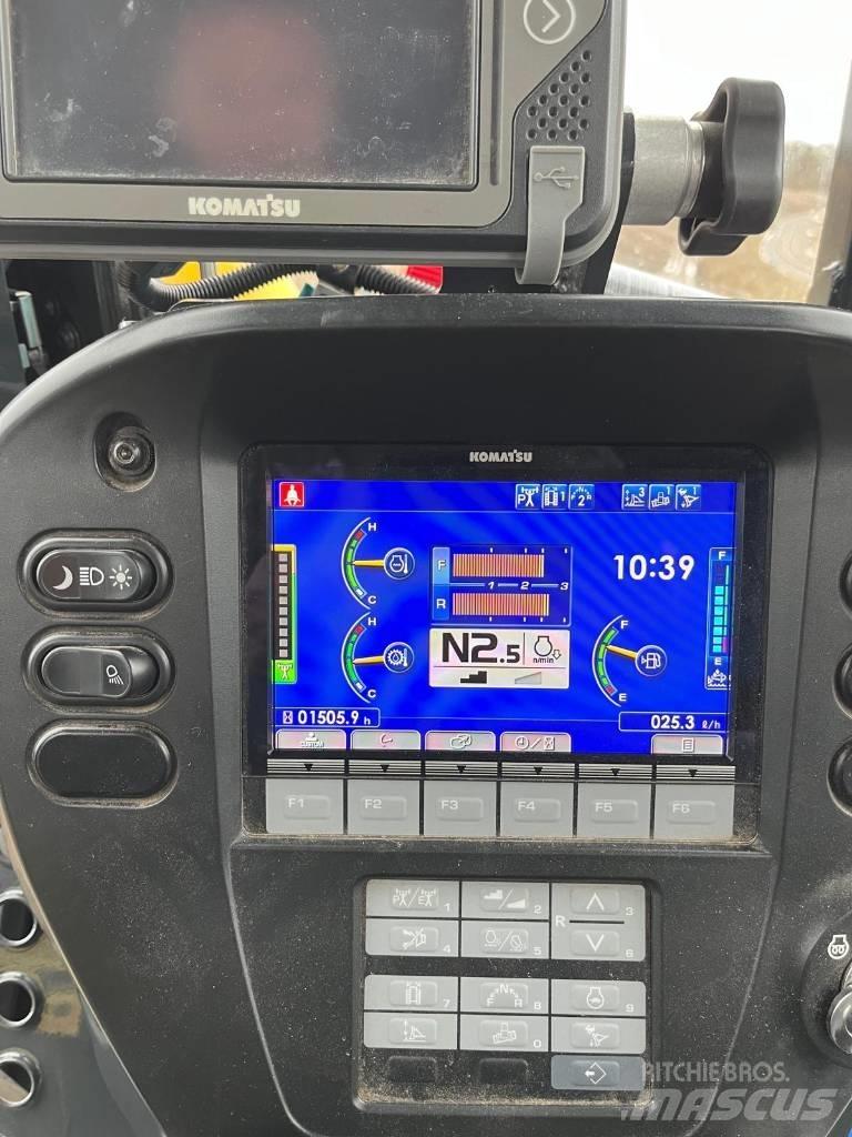 Komatsu D 71P Xi بلدوزرات مجنزرة