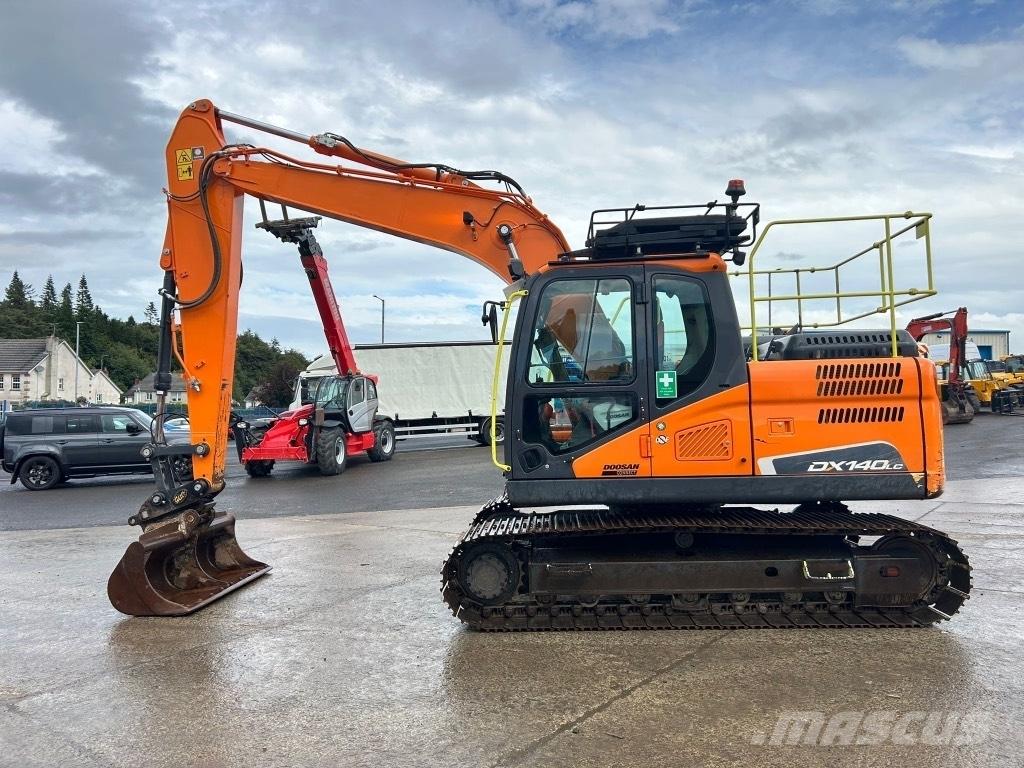 Doosan DX140 LC حفارات زحافة