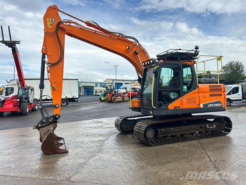 Doosan DX140 LC حفارات زحافة