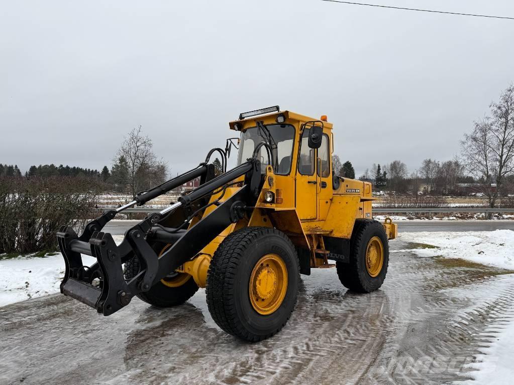 Volvo L 70 لوادر بعجل