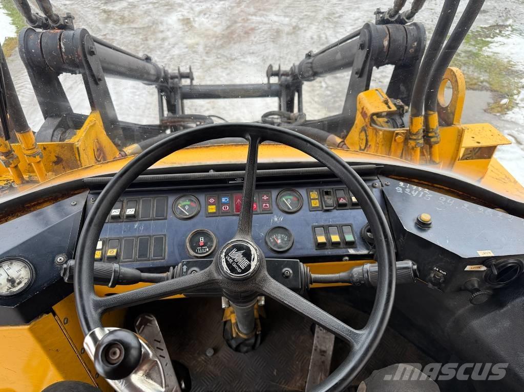 Volvo L 70 لوادر بعجل