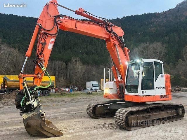 Volvo ECR 235 E حفارات زحافة