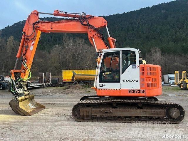 Volvo ECR 235 E حفارات زحافة