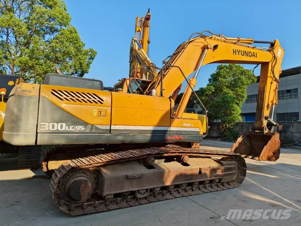 Hyundai R300LC-9S حفارات زحافة