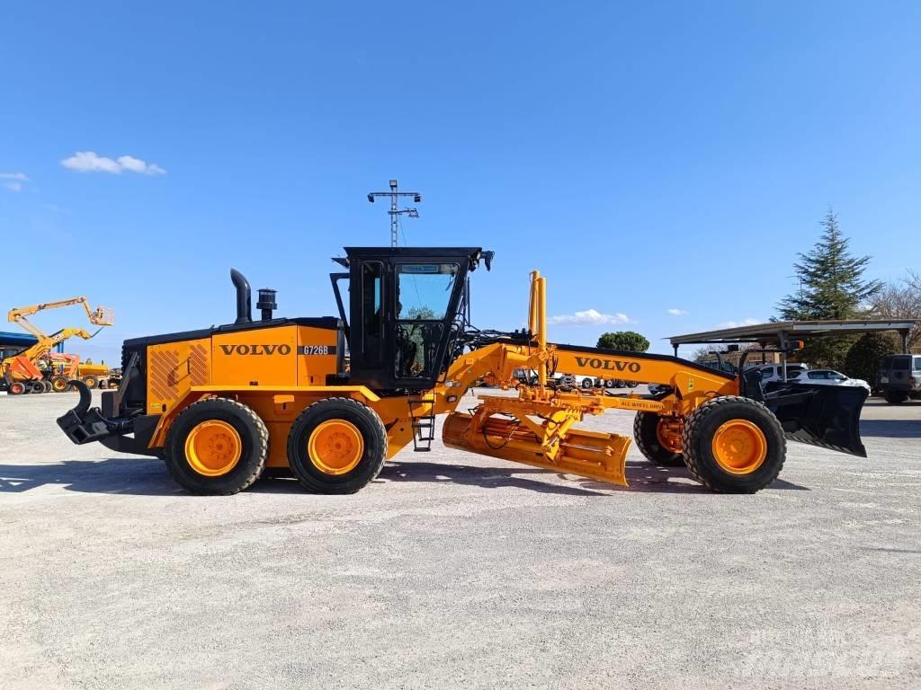 Volvo G 726 B معدات تمهيد الطرق