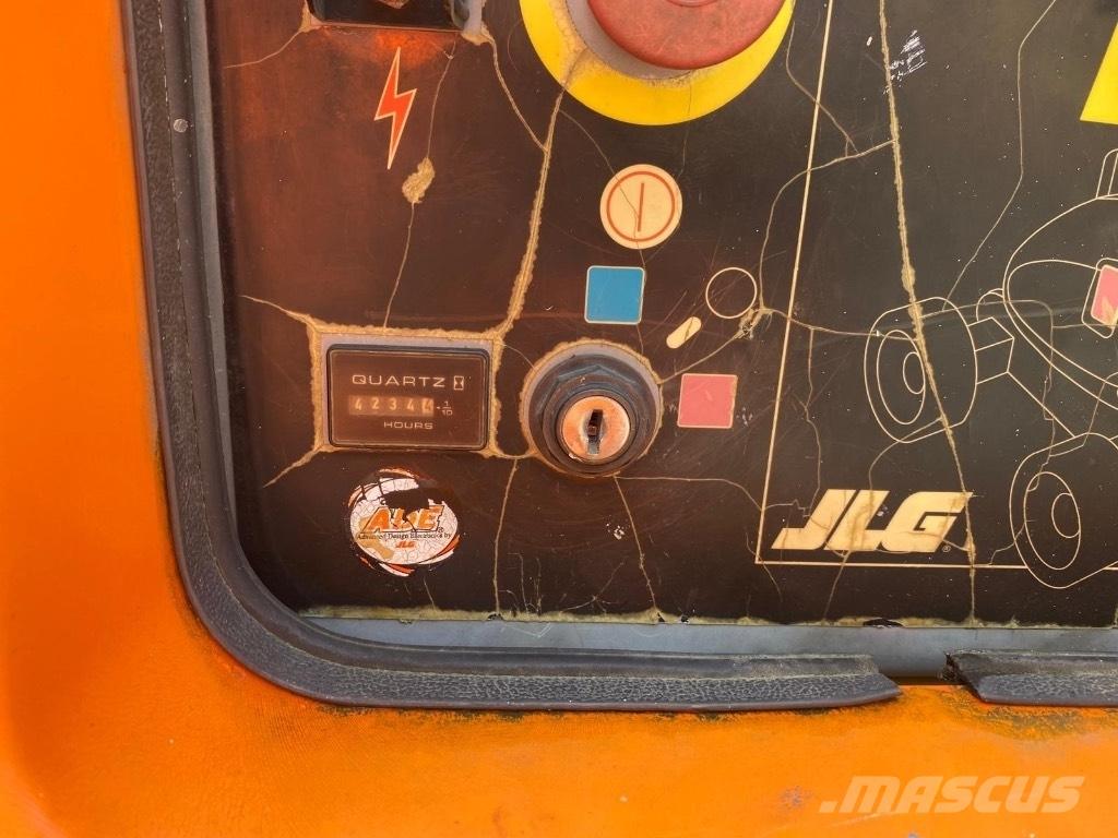 JLG 600 AJ رافعات سلة مفصلية