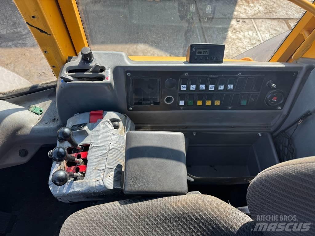 Volvo L 110 E لوادر بعجل