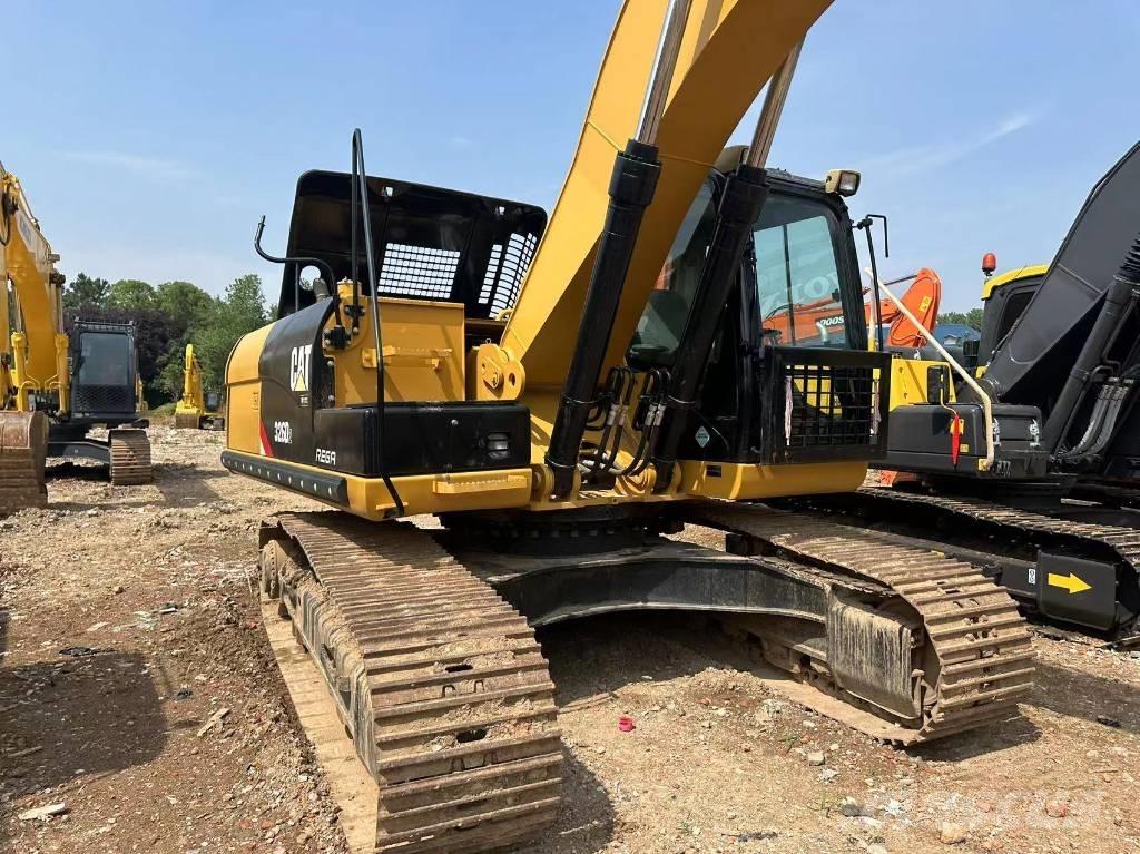 CAT 326 حفارات زحافة