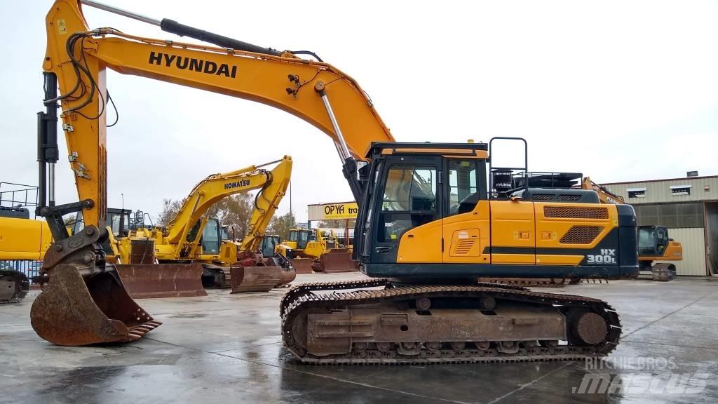 Hyundai HX 300 L حفارات زحافة