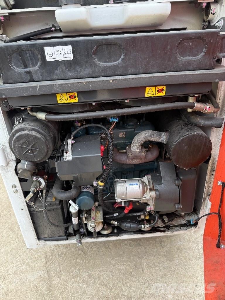 Bobcat S70 لوادر انزلاقية التوجيه