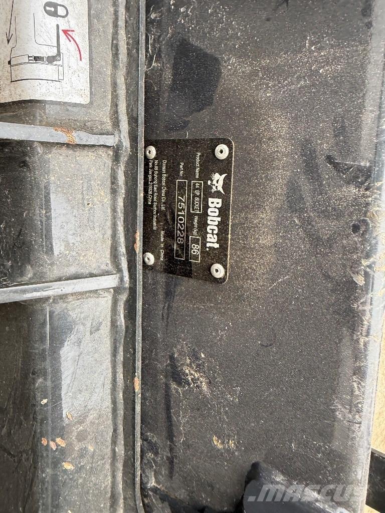 Bobcat S70 لوادر انزلاقية التوجيه