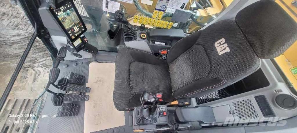 CAT 320NG حفارات زحافة